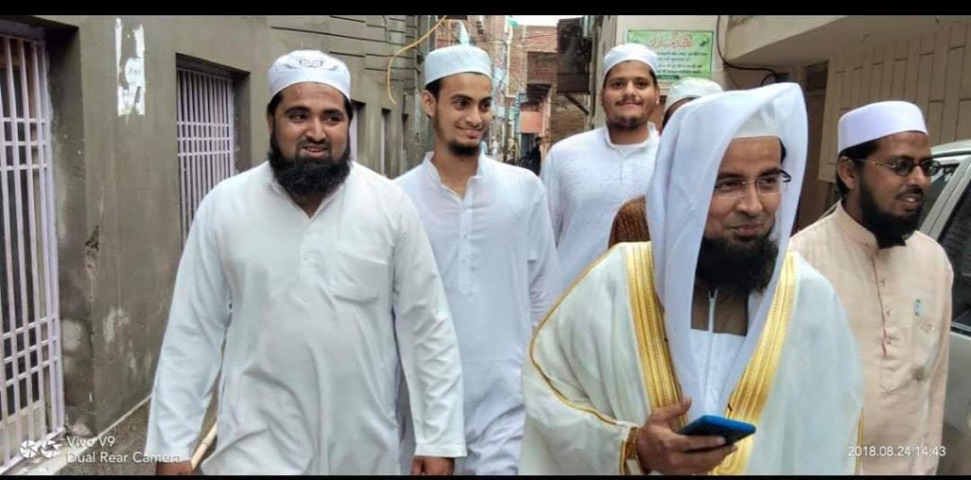 Welcoming a visiting scholar in Firozabad, 2018